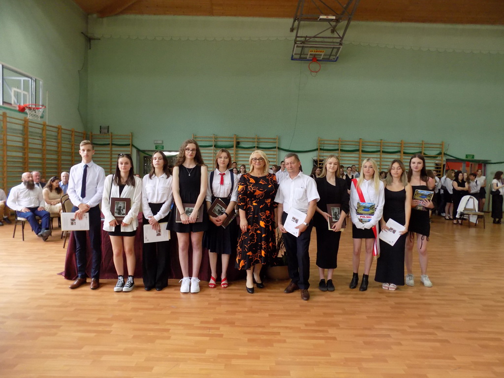 Zdjęcie zakonczenie_roku_2022-2023 (53)b37f1103-a740-4b0e-89e7-8eae8d187ef3.JPG w galerii Uroczystość zakończenia roku szkolnego 2022/2023